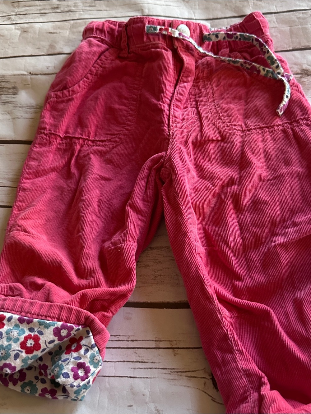 Mini Boden pink corduroy pants with floral cuffs, vguc size 6-12 months - Picture 4 of 7